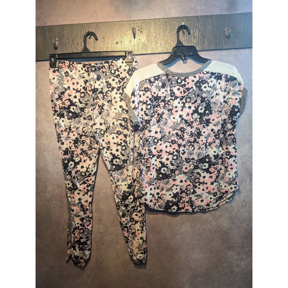 Secret Treasures lightweight pajama set size small - Picture 3 of 4